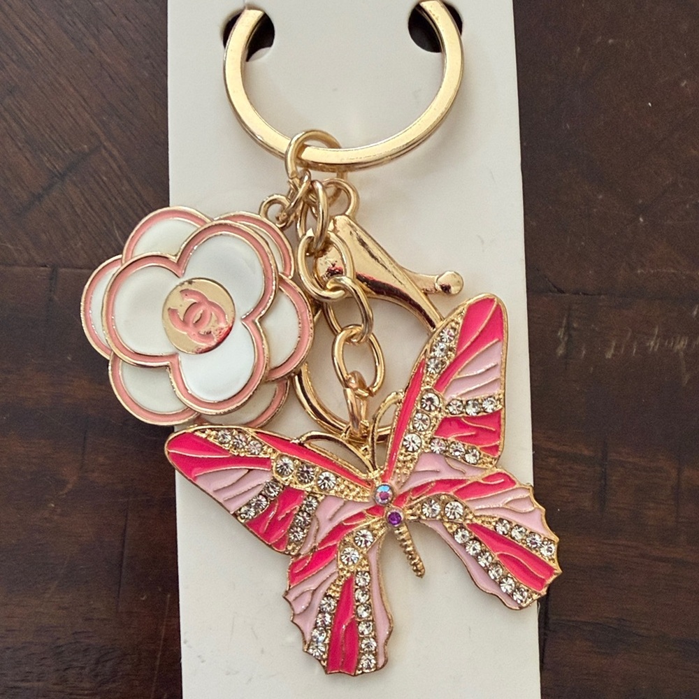 Mint Fashion Gold and White Floral Key Chain / Bag tag - Picture 4 of 8
